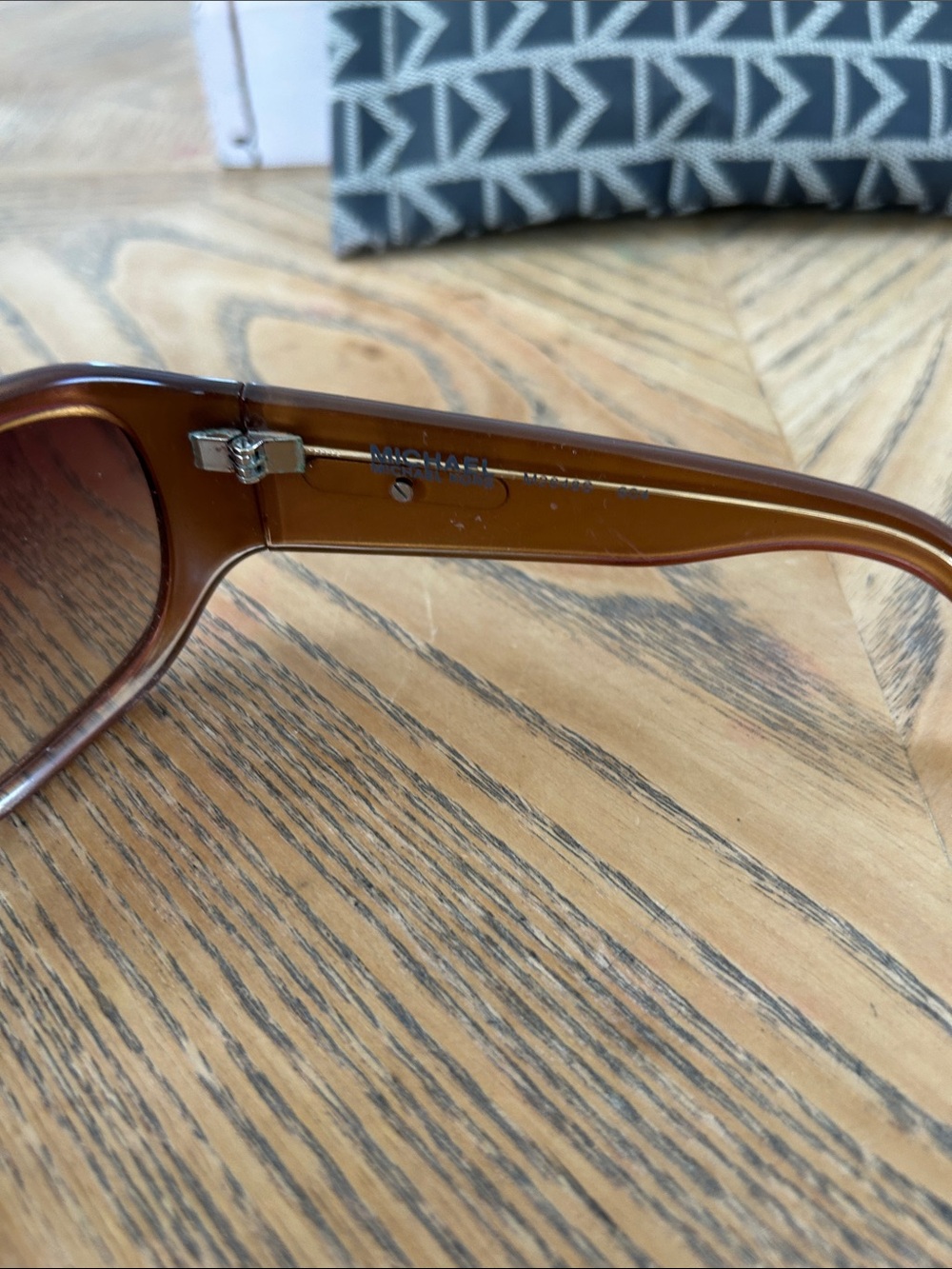 Michael Kors Brown Gradient Oversized Women’s Sunglasses - Picture 3 of 4
